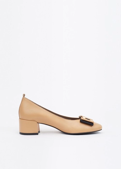 Beżowe czólenka damskie